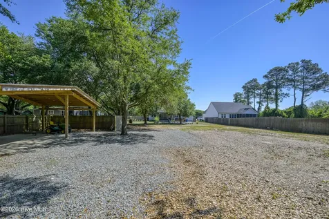 2520 Sloop Point Road Hampstead NC 28443