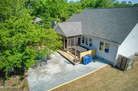 2520 Sloop Point Road Hampstead NC 28443