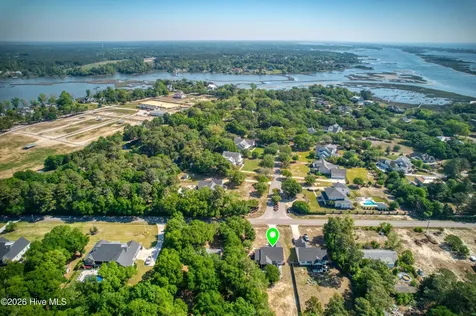 2520 Sloop Point Road Hampstead NC 28443