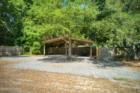 2520 Sloop Point Road Hampstead NC 28443