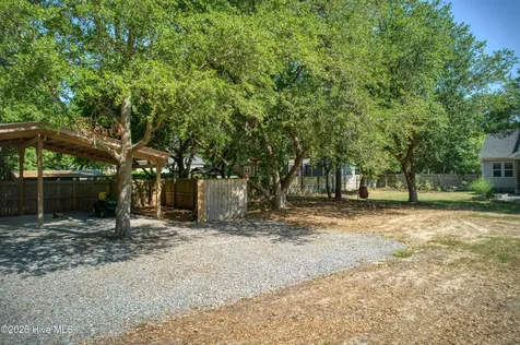 2520 Sloop Point Road Hampstead NC 28443