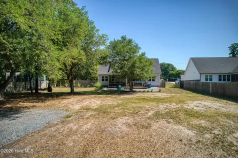 2520 Sloop Point Road Hampstead NC 28443
