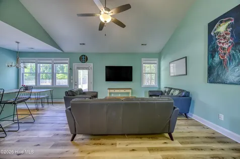 2520 Sloop Point Road Hampstead NC 28443
