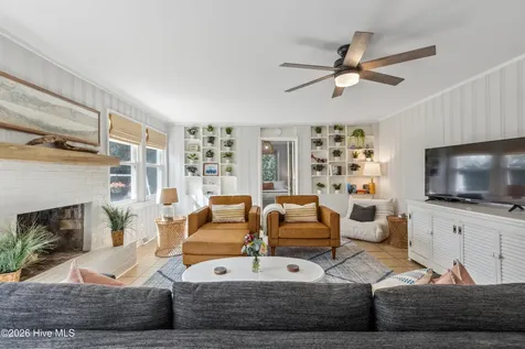 1122 S Topsail Drive Surf City NC 28445