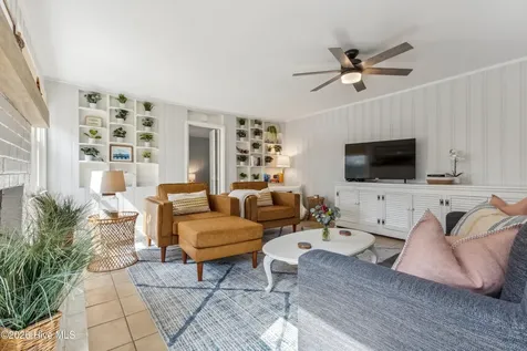 1122 S Topsail Drive Surf City NC 28445
