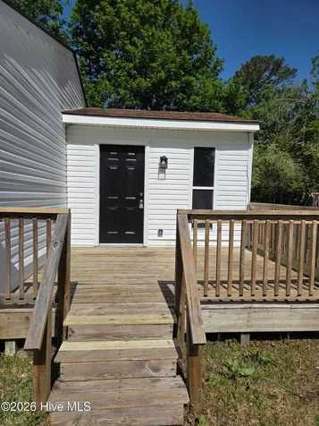 6 Lakewood Court Jacksonville NC 28546
