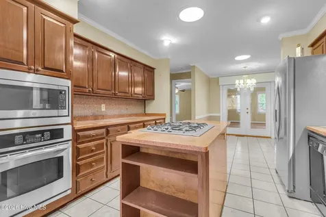 2514 Hickory Street New Bern NC 28562