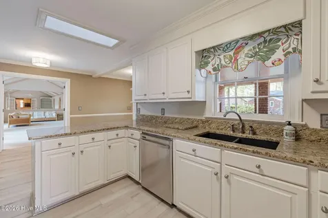 2103 Dallas Drive Kinston NC 28504