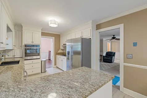 2103 Dallas Drive Kinston NC 28504