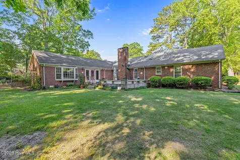 2103 Dallas Drive Kinston NC 28504