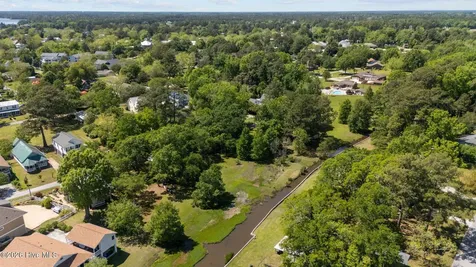 360 Vandemere Street Oriental NC 28571