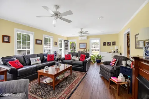 1602 Darian Drive Elizabeth City NC 27909