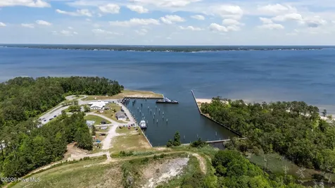 106 Secretariat Drive Havelock NC 28532