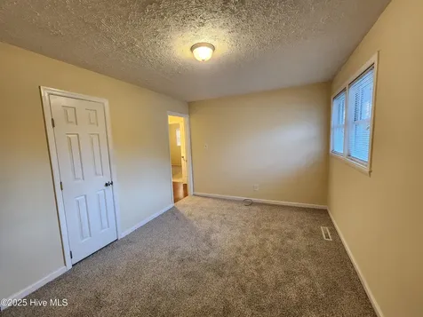 395 Maple Street Jacksonville NC 28540