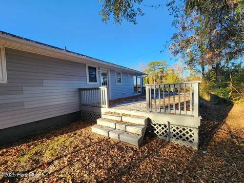 395 Maple Street Jacksonville NC 28540