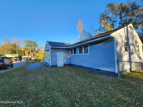 395 Maple Street Jacksonville NC 28540