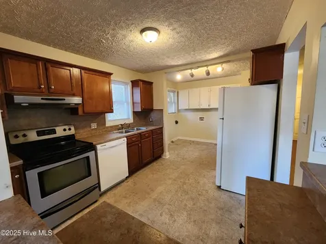 395 Maple Street Jacksonville NC 28540
