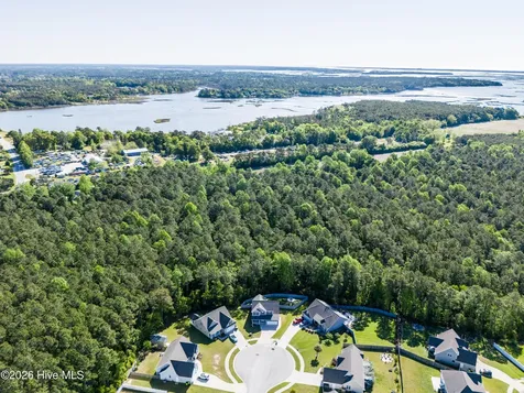 508 Diamond Ridge Court Hubert NC 28539