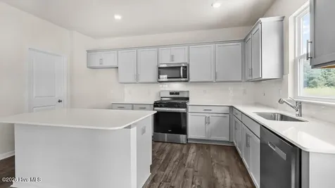 735 Lazy Elm Lane Aberdeen NC 28315
