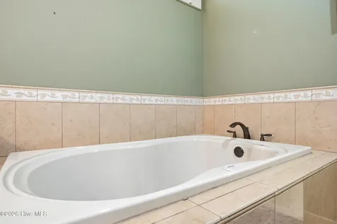 6221 Navigator Way Southport NC 28461