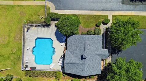 6221 Navigator Way Southport NC 28461