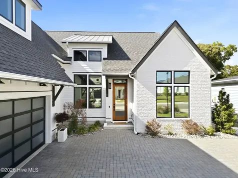 8265 Winding Creek Circle Wilmington NC 28411