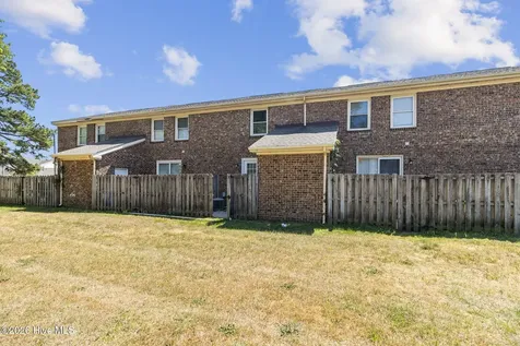422 Kirkcaldy Court Fayetteville NC 28314