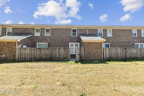 422 Kirkcaldy Court Fayetteville NC 28314