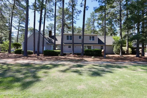 20 Baltusrol Lane Pinehurst NC 28374