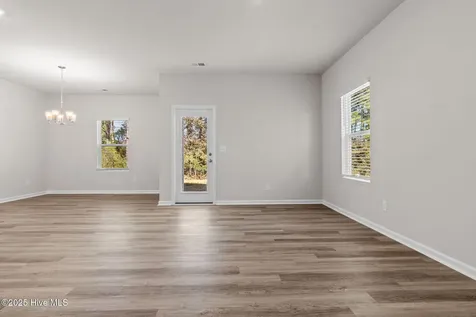 176 Scuppernong Lane Jacksonville NC 28546