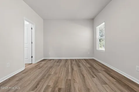 176 Scuppernong Lane Jacksonville NC 28546