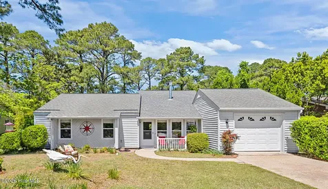 1311 Pelican Drive New Bern NC 28560