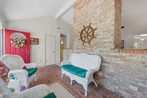 1311 Pelican Drive New Bern NC 28560