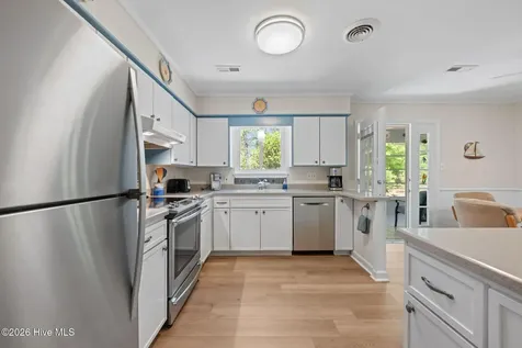 1311 Pelican Drive New Bern NC 28560