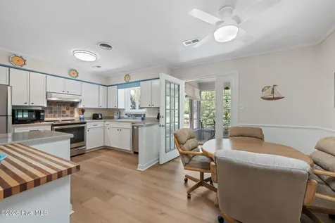 1311 Pelican Drive New Bern NC 28560