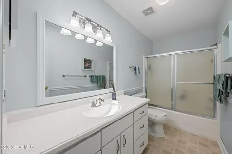 1311 Pelican Drive New Bern NC 28560