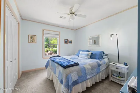 1311 Pelican Drive New Bern NC 28560