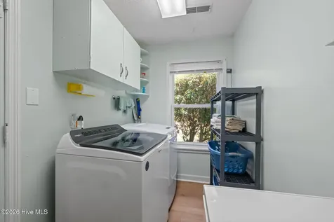 1311 Pelican Drive New Bern NC 28560