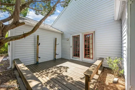 1311 Pelican Drive New Bern NC 28560