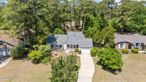 1311 Pelican Drive New Bern NC 28560