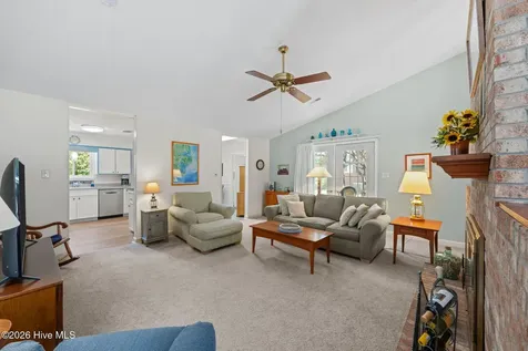 1311 Pelican Drive New Bern NC 28560