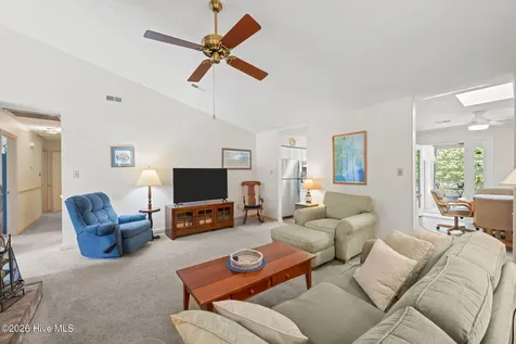 1311 Pelican Drive New Bern NC 28560