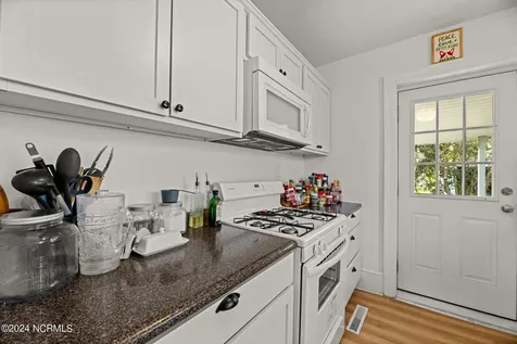 607 Watson Avenue New Bern NC 28560