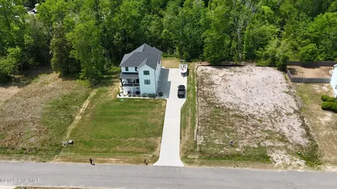 208 River Oats Court Holly Ridge NC 28445