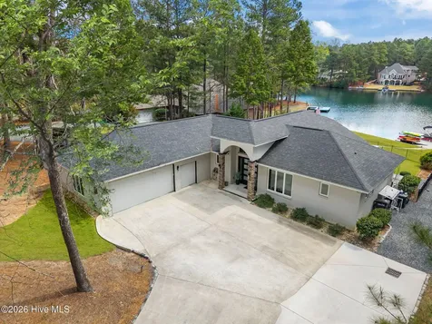 111 Vanore Road West End NC 27376