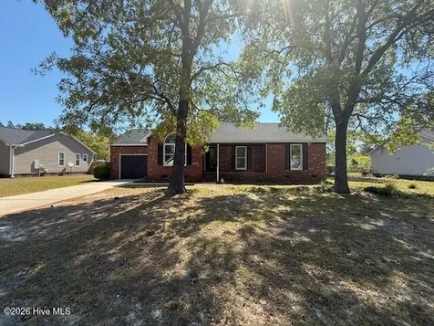 162 E Twelve Oaks Road Raeford NC 28376