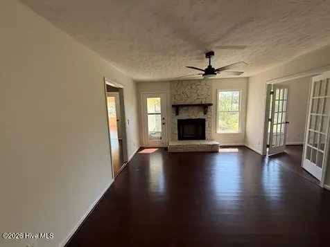162 E Twelve Oaks Road Raeford NC 28376