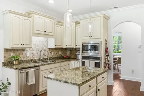 74 Aster Place Hampstead NC 28443