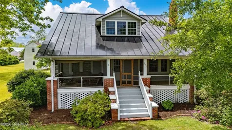 205 High Street Oriental NC 28571