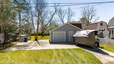 205 High Street Oriental NC 28571
